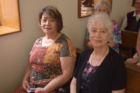 Yolanda Morales y Guadalupe Morales.