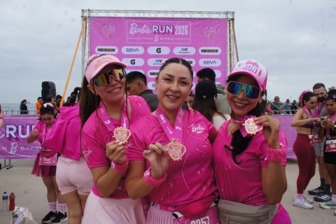 Claudia Garza, Araceli y Johana Camargo.