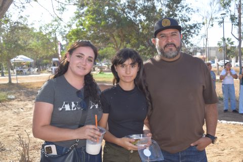 La familia Pulido Maldonado disfrutó de las actividades en la comunidad.