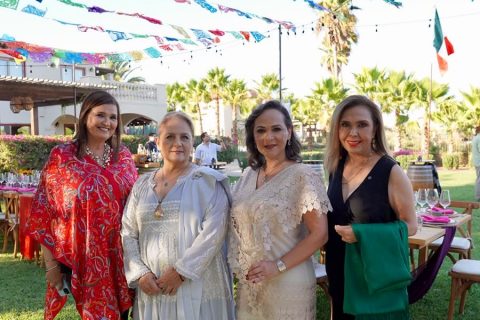 Martha Paredes, Paty Tavares, Gina Estrada y Elvira Romero.