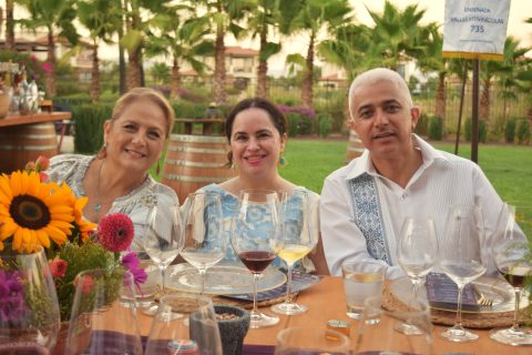 Paty Tavares, Jeannelle Bitterlin y Jonathan Olmos.