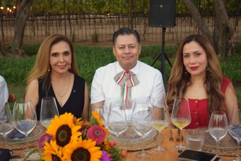 Elvira Romero, Gustavo Morachis y Alma Mondragón.