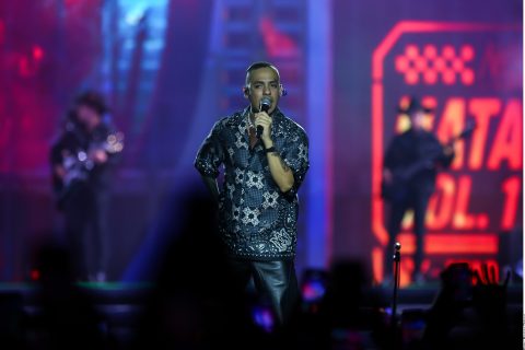 Natanael Cano causa euforia en Coliseo GNP
