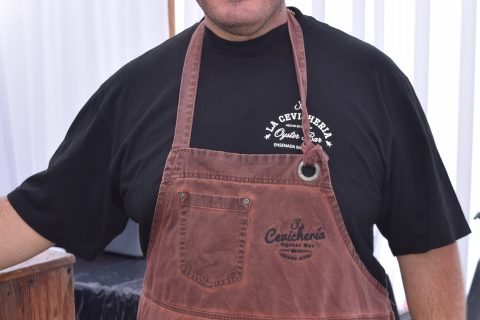 Oscar López.