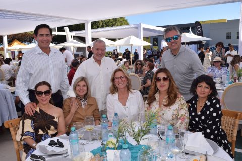 Víctor Aguilar, Manuel Meza, Alejandro Corona, Mary Aguilar, Irma Sparrow, Judith Méndez, Lupita Jackes y Rosella Fernández.