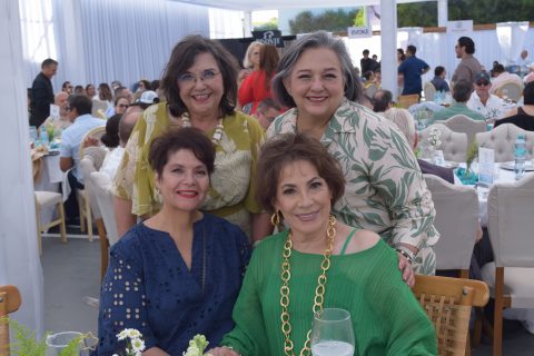 Norma Soo, Mercedes Soo, Bruny Mongue y Lupita Blancas.