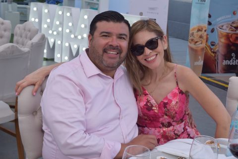 Paul López y Mayra Navarro.