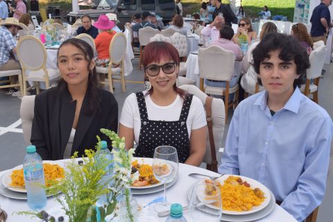 Ximena, Nidia Murillo y Arturo.