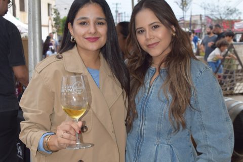 Karla De la O y Denisse Molina.