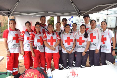 Integrantes de la Cruz Roja delegación Ensenada estuvieron presentes durante el evento.