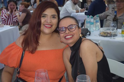 Yolanda Estrada y Wendoline Suárez.