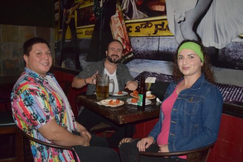 Ubaldo Pila, Ricardo Fuentes y Karen Bustillos.