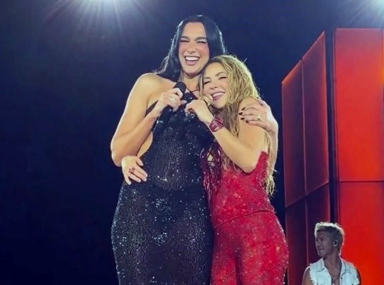 Shakira canta con Dua Lipa