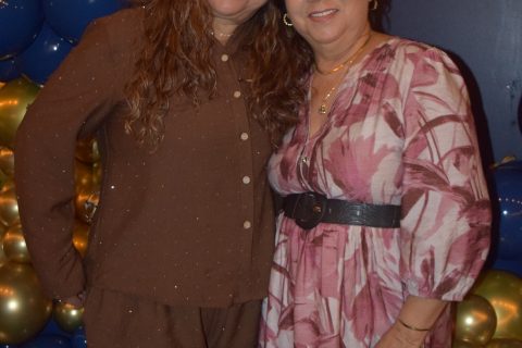 Patricia Rosales y Norma Rosales.