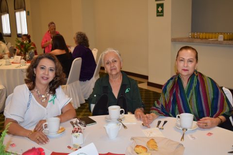 Lulú García, Marcela Sánchez y Esperanza Parra. 