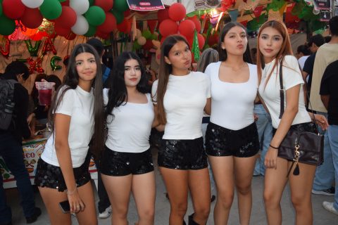 Leslie, Majo, Ana Daniela, Zoé e Ivanna.