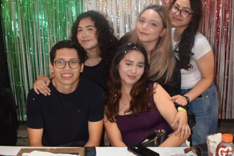 Estudiantes de Medicina atendieron su puesto durante la Noche Mexicana.