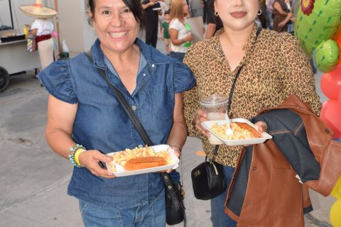 Leticia Villavicencio y Stephanie Guadarrama.