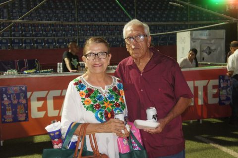 Norma Ramos y Maurelio Flores.