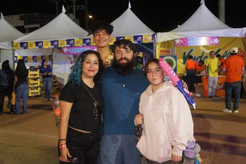 Simone, Ángel, Adrián y Aria.