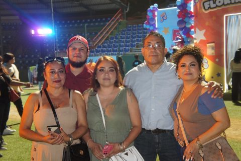 Yadira, Gael, Dana, José y Miriam.