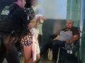 Auxilian policías a bebécon dificultad respiratoria