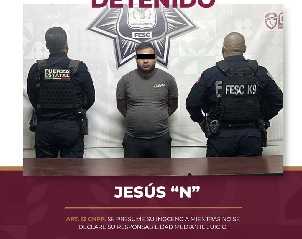 Agrede a agentes y termina detenido