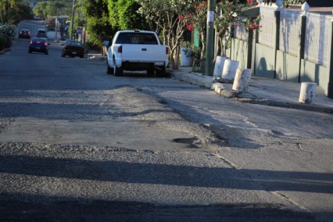 Persisten bordos viales en la Constituyentes