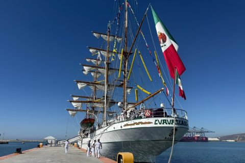 Ayer arribo al puerto de Ensenada el Buque Escuela Cuauhtémoc de la Semar.