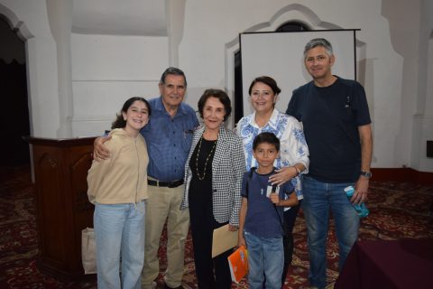 La familia Fernández Rosiñol asistió a la conferencia del Seminario de Historia de Baja California.