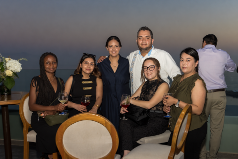Victoria Obiala, Rosario, Anel Soto Otiveros, Maclovio Córdova, Elizabeth Rodríguez e Isabel.