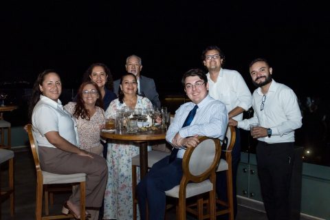 Olga, Jessica, Letty Flores, Magy, Fernando, Jhobany y Juan José Mayolo.