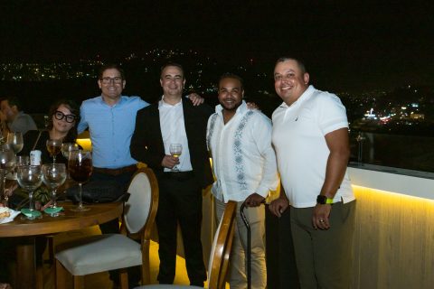 Abril Araujo, el Dr. Mena, Juan Carlos Esqueda, Franz Fougere y Edgar Amador.