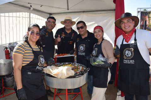 Liliana Revilla, Aníbal Hernández, Oscar Sandez, Javier De la Torre, Mercedes Castro e Iván Chávez. 