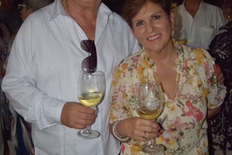 Mario Corona y Luz María Valdés.