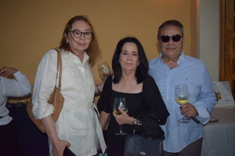 Amparo Damas, Tony Melin y Jorge Chávez. 