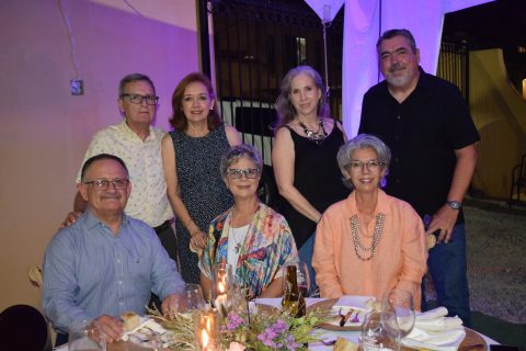 Fernando Bátiz, Beatriz Armenta, Erika Vildósola, Germán García de León, Alberto Fierro, Ana Silvia Verduzco y Lourdes Armenta.