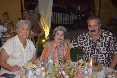 Margarita Ibarra, Margarita Ponce y Xenón Ibarra.