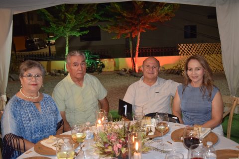 Martha de Cobos, Jesús Cobos, Ernesto Terán y Juanita Meza de Terán.