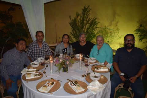 Teodoro García Gutiérrez, Víctor Cárdenas, Rica López, Mirna González, Rebeca Vázquez y Pablo Magaña.
