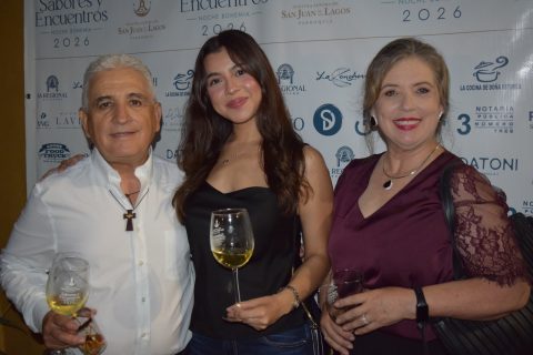 Alejandro Gilabert, Ayko Carrasco y Diana Carrillo. 