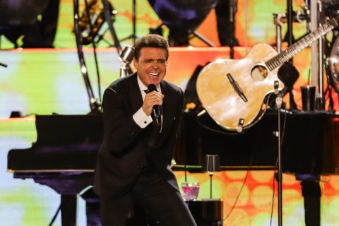 Alienta Luis Miguel rumores de disco