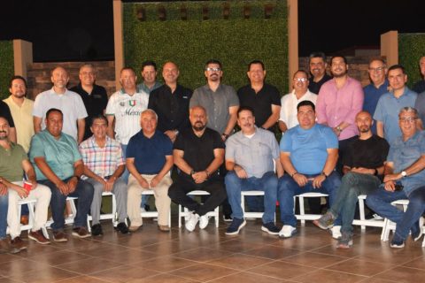 Los invitados aprovecharon la convivencia para estrechar lazos.