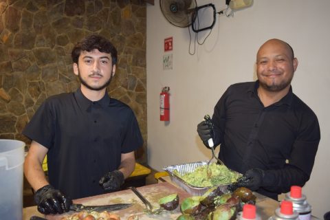 Liang Sánchez y Carlos Mora.