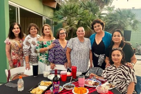 Puppe Macouzet, hermanas Muñuzuri, hermanas Sánchez Guerra, Betty Muñuzuri, Laura Rebeca Pineda y Chepina Sánchez Guerra.