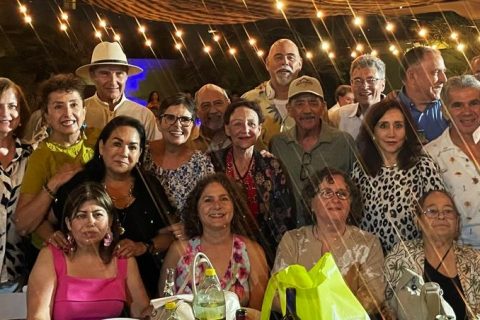 Los hermanos Foglio, Osuna, Chanes, Rosiñol, Pineda, Moreno, Olvera, Díaz, Fernández, Becerril, León, Rudametkin, Vega, De la Parra y Lazcano disfrutaron de la amena convivencia.