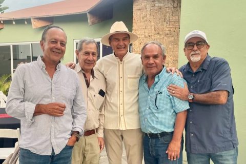 Poncho Olvera, Enrique Echegaray, Juan Rudametkin y Felipe Ricaldi.