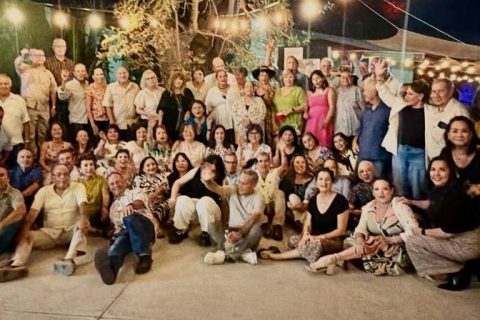 Los vecinos celebraron el 72 aniversario de fundación de la colonia Moderna.