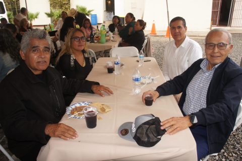 Alfonso Siordia, Judith Mariscal, Saúl Sandoval (hijo) y Saúl Sandoval.