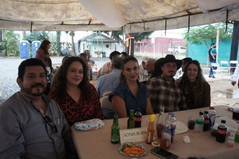 Óscar Hernández, Karla Isaís, Lorena Cereceres, Erick Castel y Alejandra Vega.